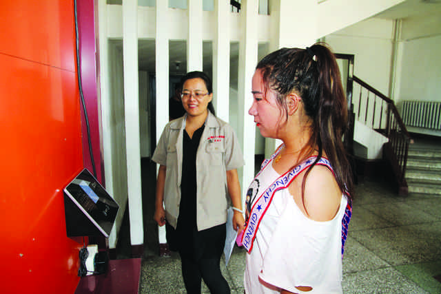 為加強公司機關(guān)基礎(chǔ)管理，公司機關(guān)自本月1日起實行考勤刷臉管理制度