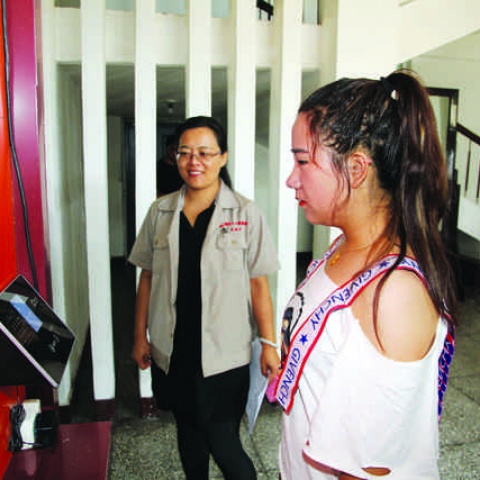 為加強(qiáng)公司機(jī)關(guān)基礎(chǔ)管理，公司機(jī)關(guān)自本月1日起實(shí)行考勤刷臉管理制度